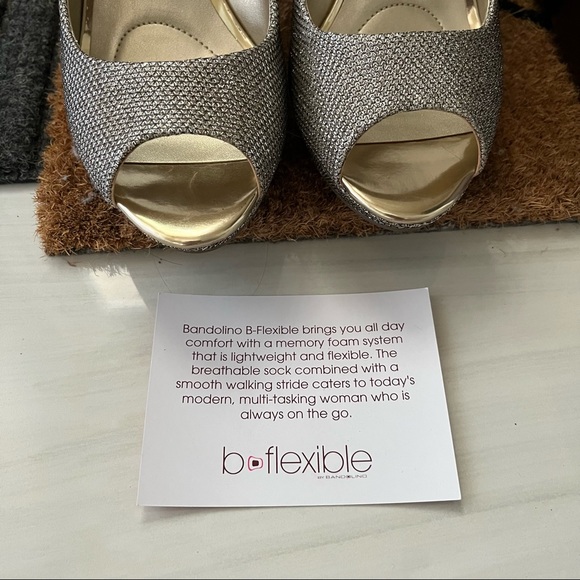 Bandolino B Flexible Gold/Silver Glitter Open Toe Heels in size US 7.5 - Picture 5 of 6